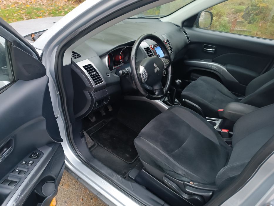 Mitsubishi.  Outlander 2.4 бензин