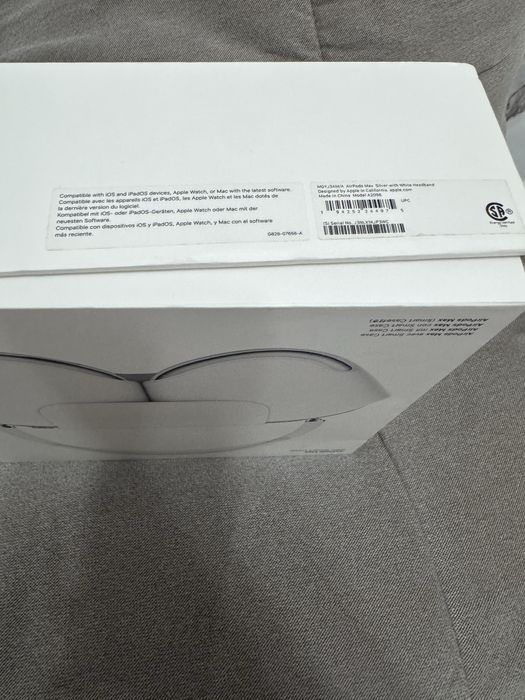 Продам AirPods Max Silver