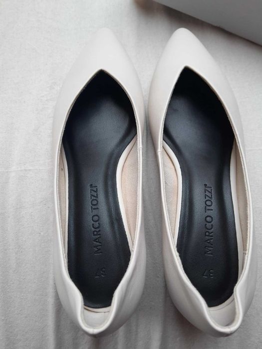 Бели обувки Marco Tozzi, немски, р-р 37, кожени, с малък ток, елегант