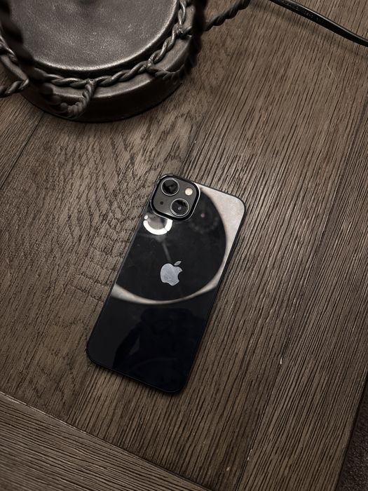 Продам Iphone 13