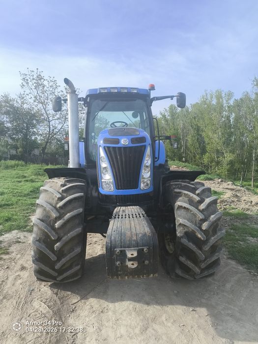 New Holland T8020