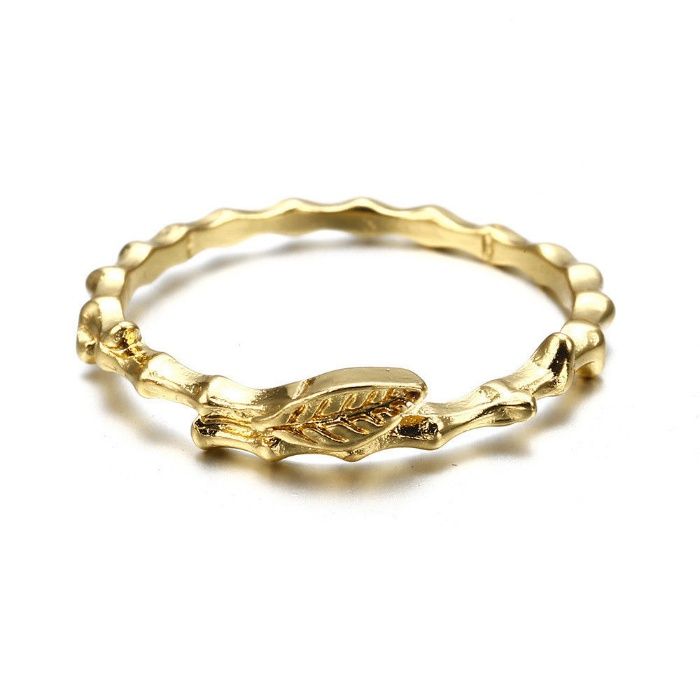 Дамски пръстен златист с орнаменти