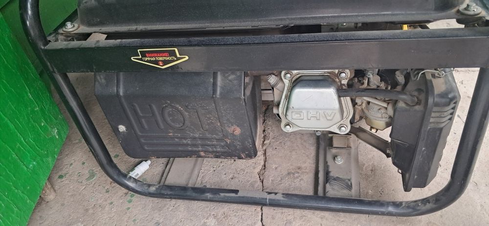 Продам бензиновую электростанцию