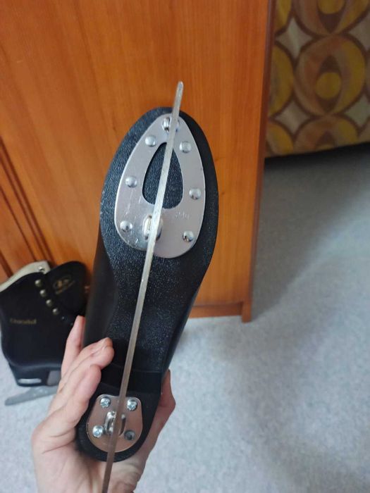 Продам коньки фигурные Botas, кожаные