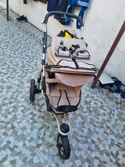 Vând 2 cărucioare de copii