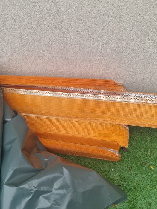 Vând coltare polistiren