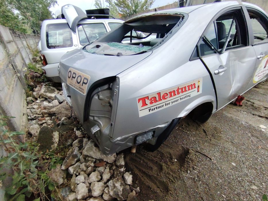 Pedala acceleratie Nissan Primera 2004 2.0 MT (140 hp)