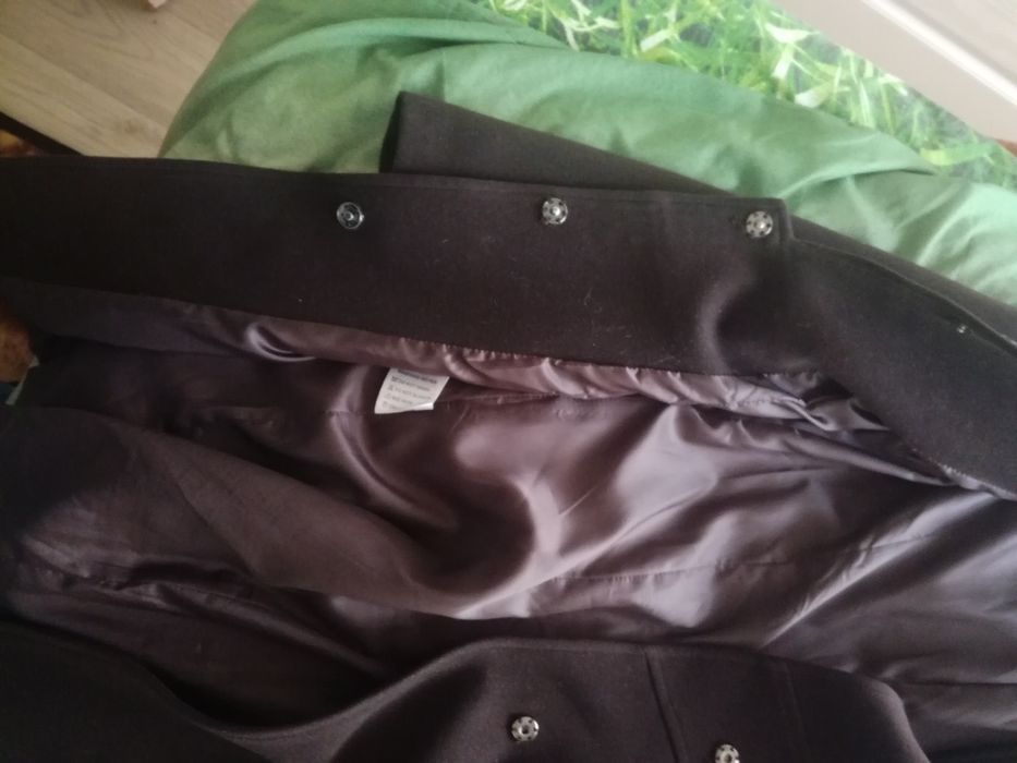 Продам пальто   весна-осень на   девочек-девушек