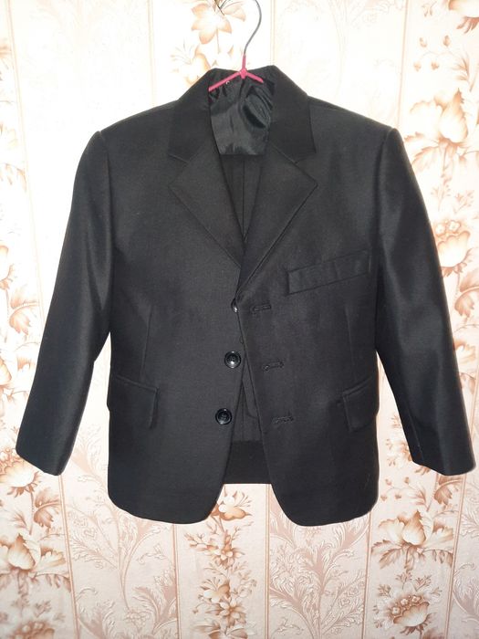 Костюм троика на мальчика.