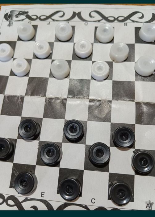 Продам шашки и карты игральные