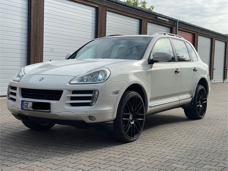 PORSCHE CAYENNE  3L-TDI 3, 5T-AHK Panorama 295/30/ZR/22 Zoll