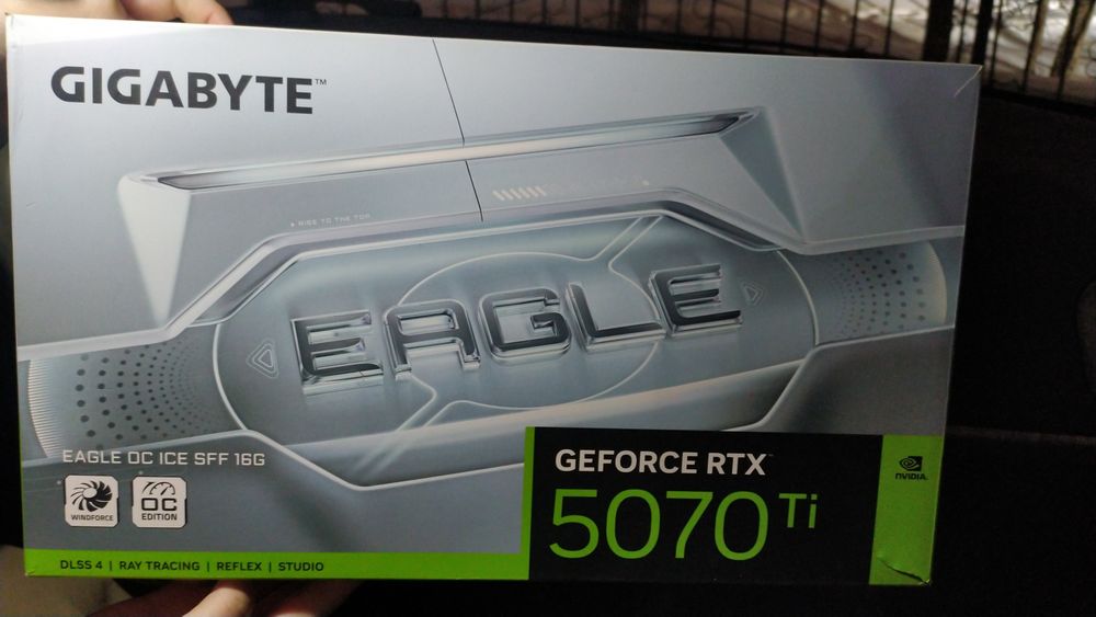 Rtx 5070ti eagle oc белая