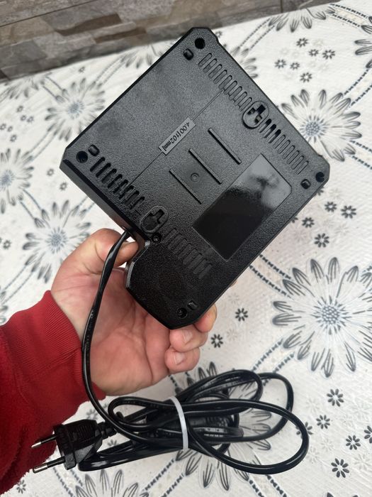 Зарядно устройство за Li-Ion батерии Milwaukee M12-18