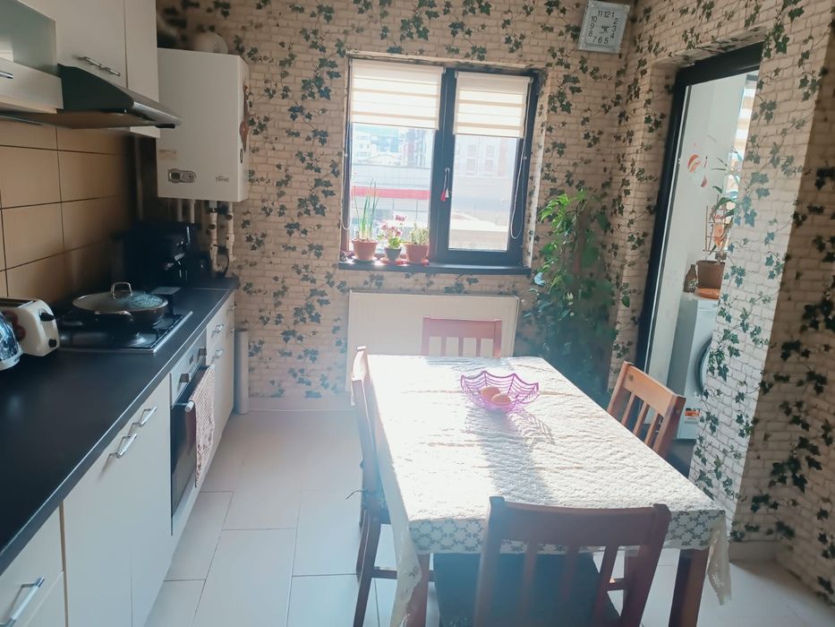 Vand apartament 2 camere Cristalului