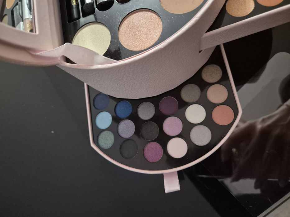 Нова Douglas палитра