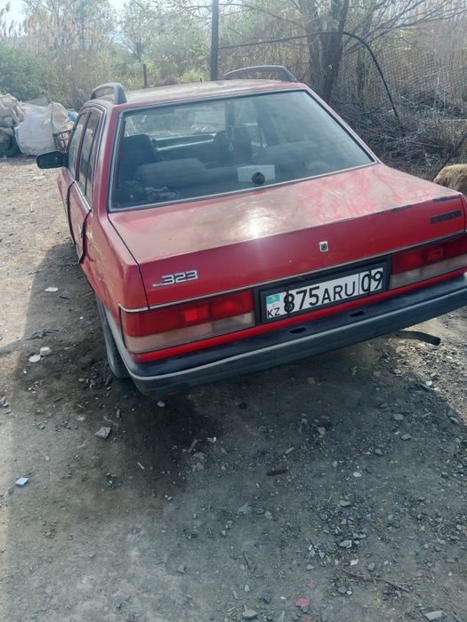 Срочно продам Мазда 323