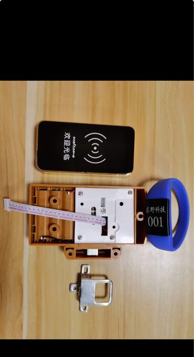 Электронные замки для шкафчиков