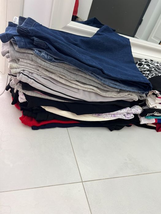 Vand lot haine pentru femei masuri mari