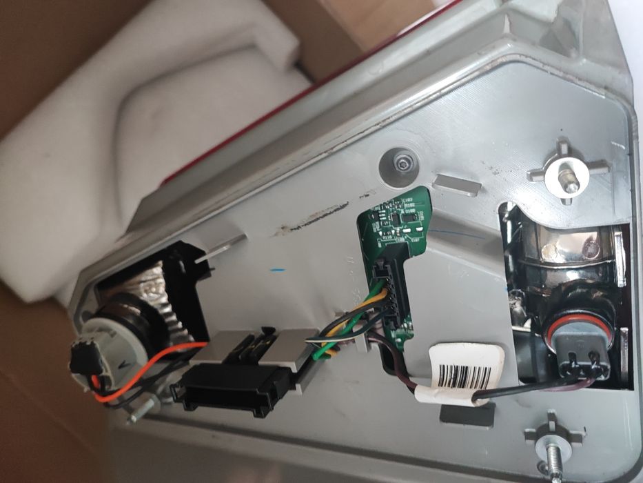 ОРИГИНАЛЕН десен стоп втора употреба свалени от Mercedes GL X164