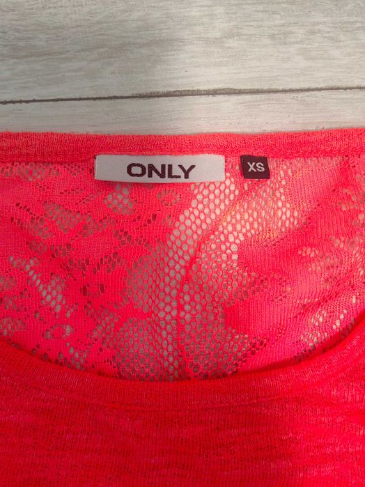 *Къс топ* (блуза)