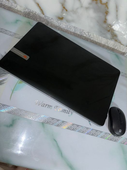 Ноутбук продаю.