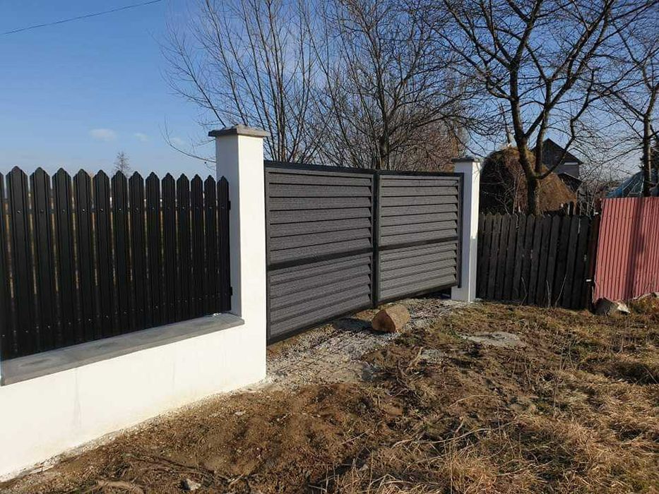 Garduri din panouri stil jaluzele, sipca metalica, tabla, plasa si BCA