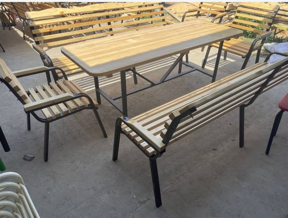 Yozgi dam olish uchun qulay stol-stul (dacha, hovli)