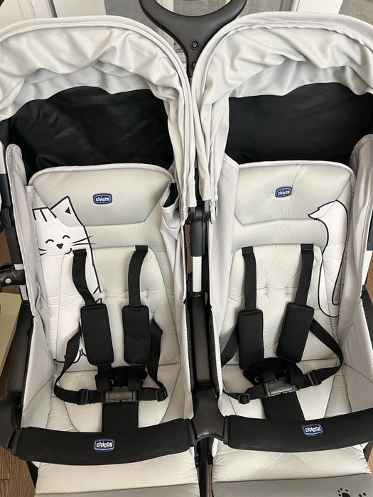 Коляска «Chicco» для двойни