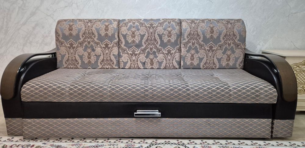 Диван раскладной срочно продам