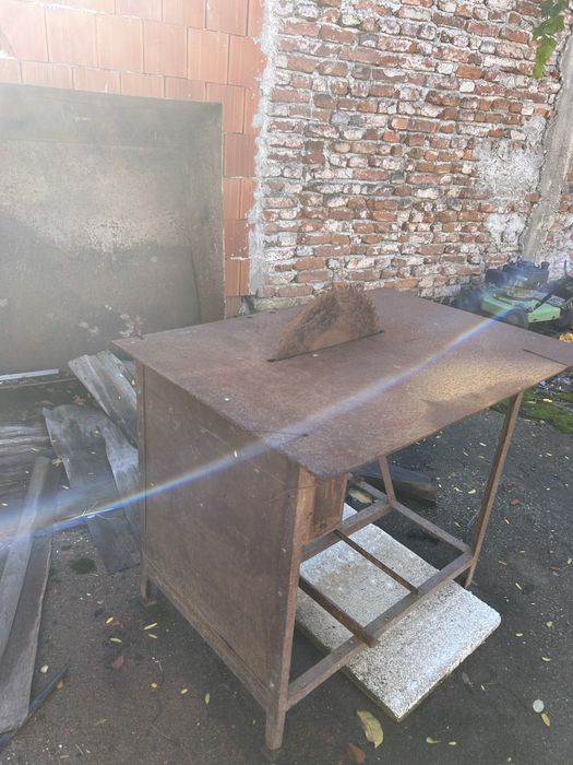 Vand masă tip circular cu disc