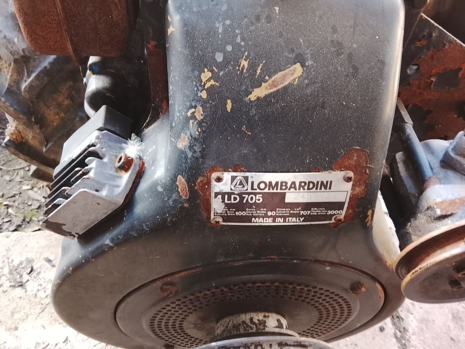 Tractoras articulat mab