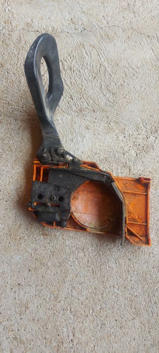 Капак спирачка за бензинова резачка Husqvarna