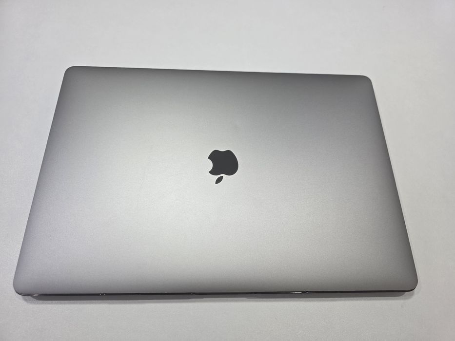 MacBook 16" 2019