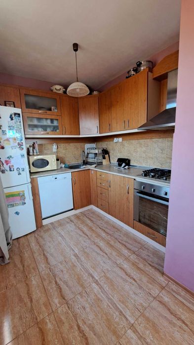 Продавам 2 етажа