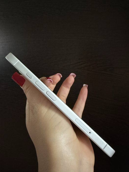 Iphone 16 White 128GB в идеальном состоянии