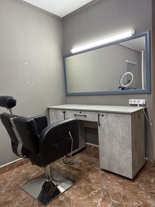 Мебель для салона красоты, барбершопа