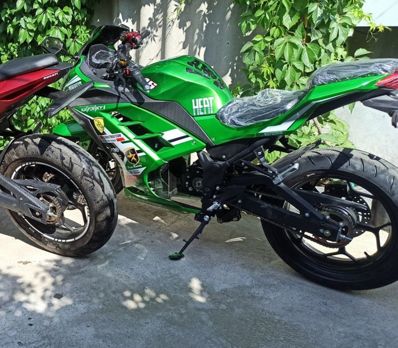 Электро мотоцикл. 3кВт на центральном моторе.
Китай. 
Раскрас K