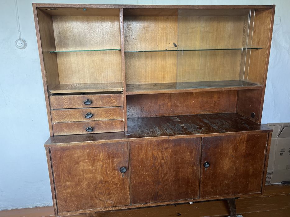 Продам советский сервант