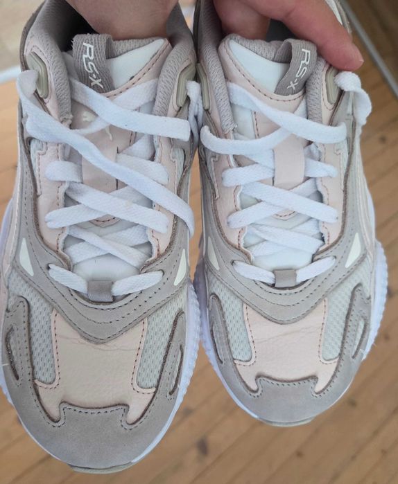 Продавам дамски маратонки Puma