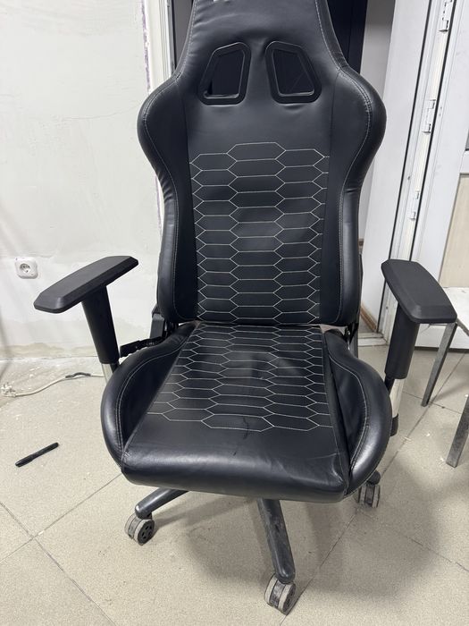 Продам компьютерное  игровое кресло