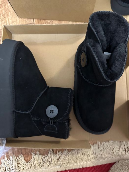 Угги натуральные по 23500 тг