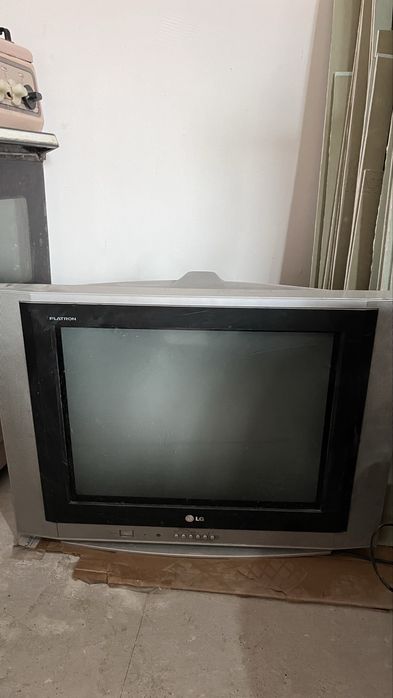 Продам телевизор LG рабочий