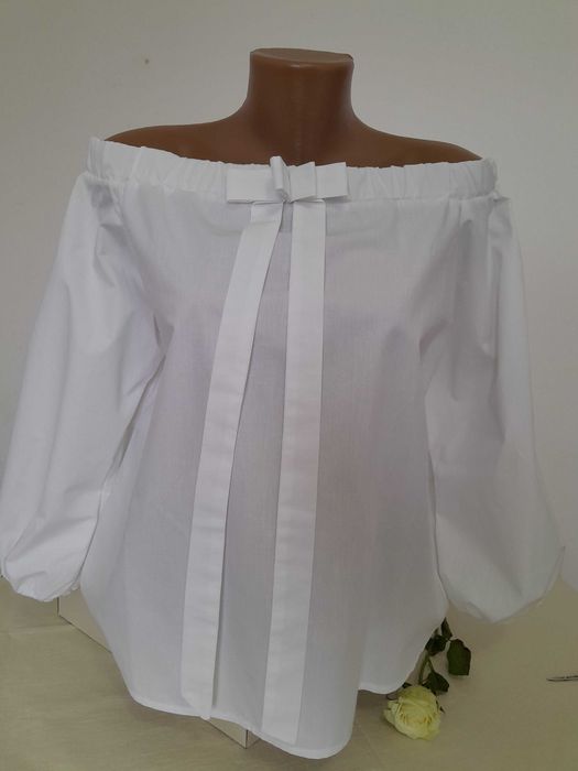 Bluze albe şi textile din bumbac