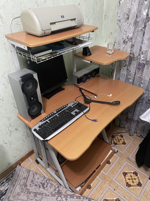 Компьютерный столик