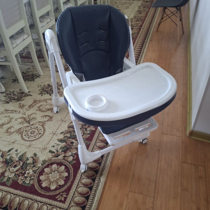 Продам столик детский