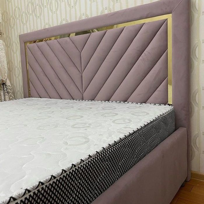 Kravatlar yumshoq sifatli