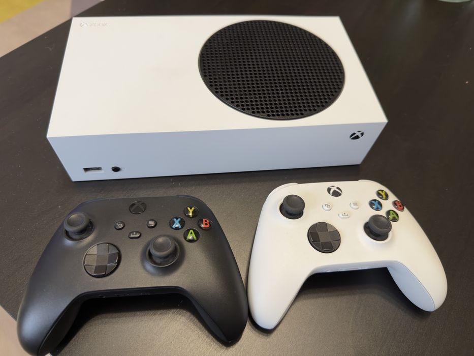 Vând Xbox seria S
