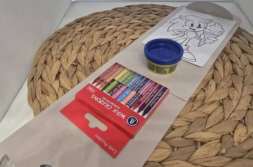 Детска подаръчна чантичка с комплект за оцветяване и игра