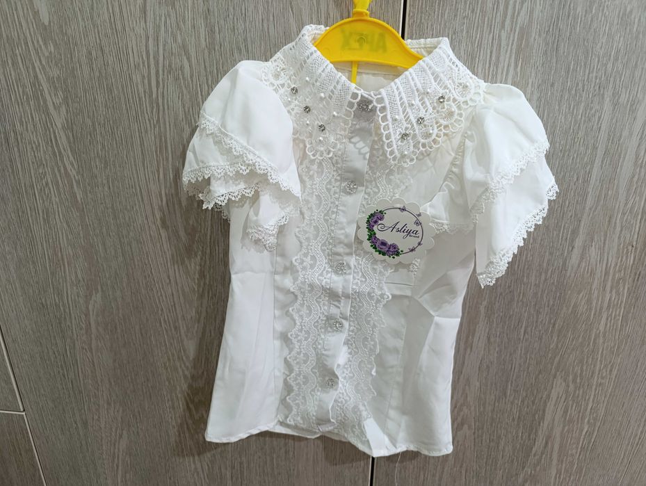 Новая белая кофта для девочек