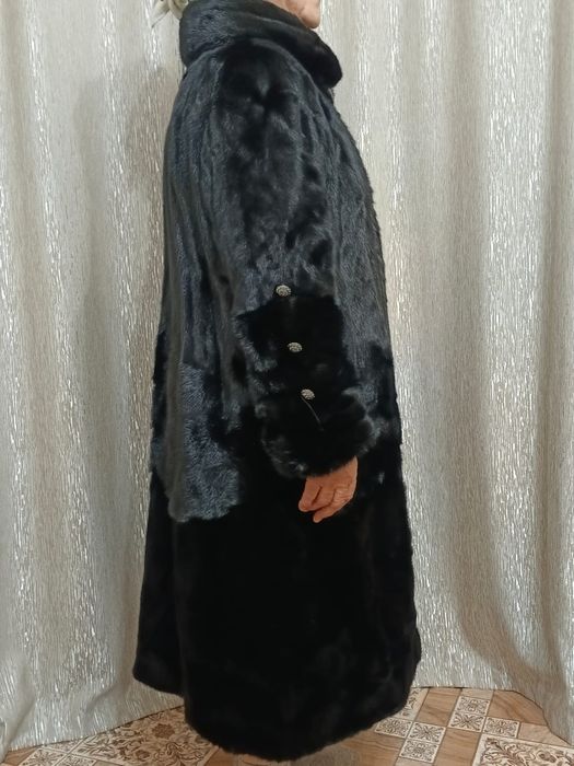 Продам шубу норковую